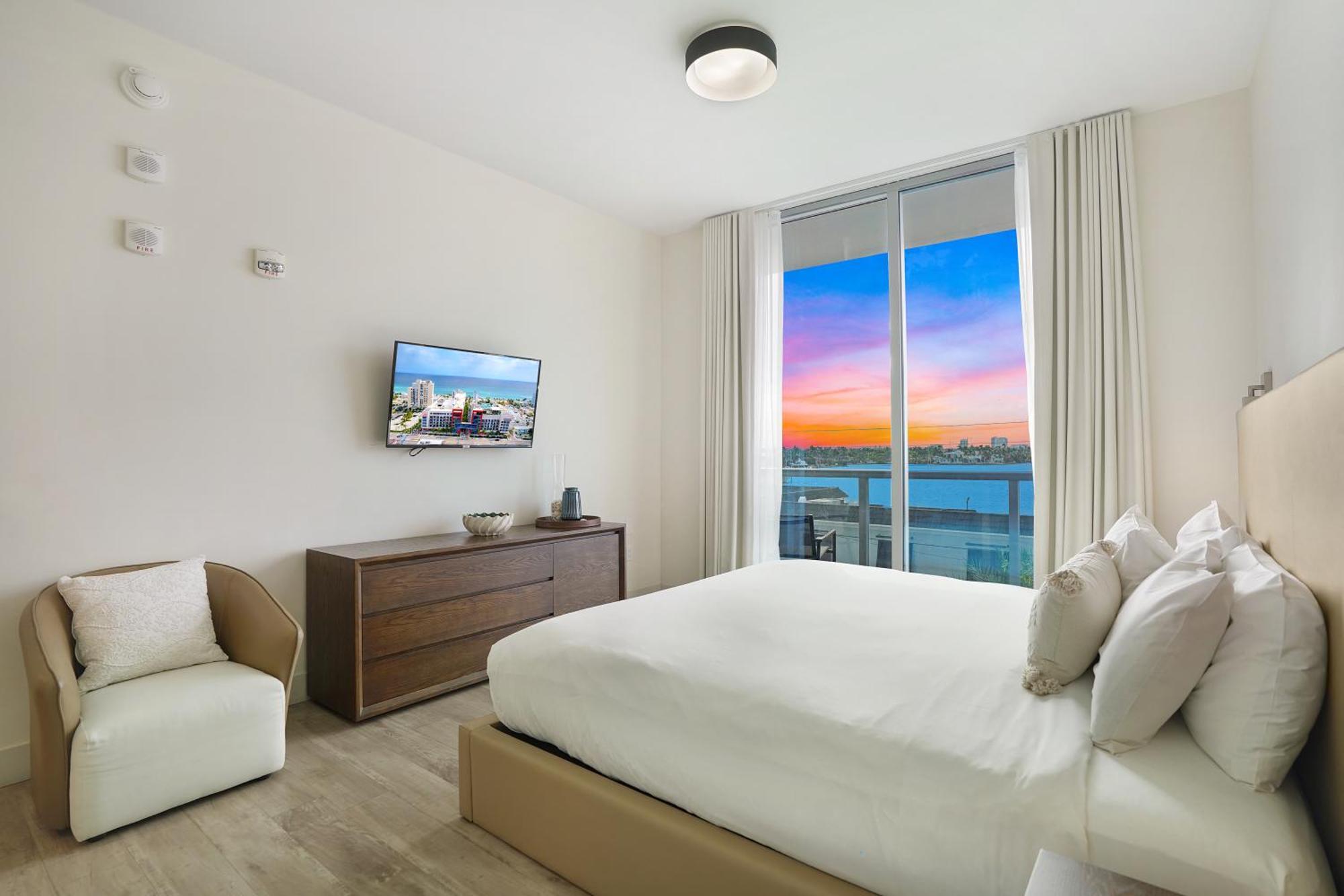 Ch Luxury Condos & Studios On The Beach Голливуд Номер фото