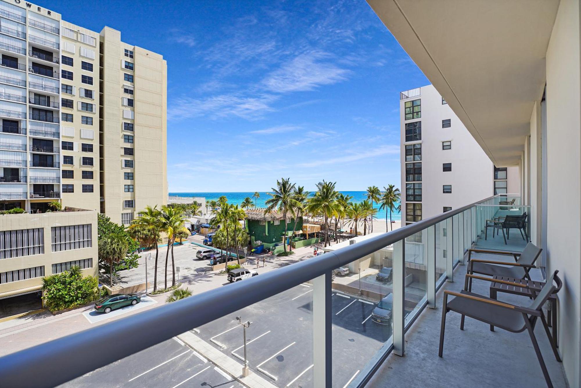 Ch Luxury Condos & Studios On The Beach Голливуд Номер фото