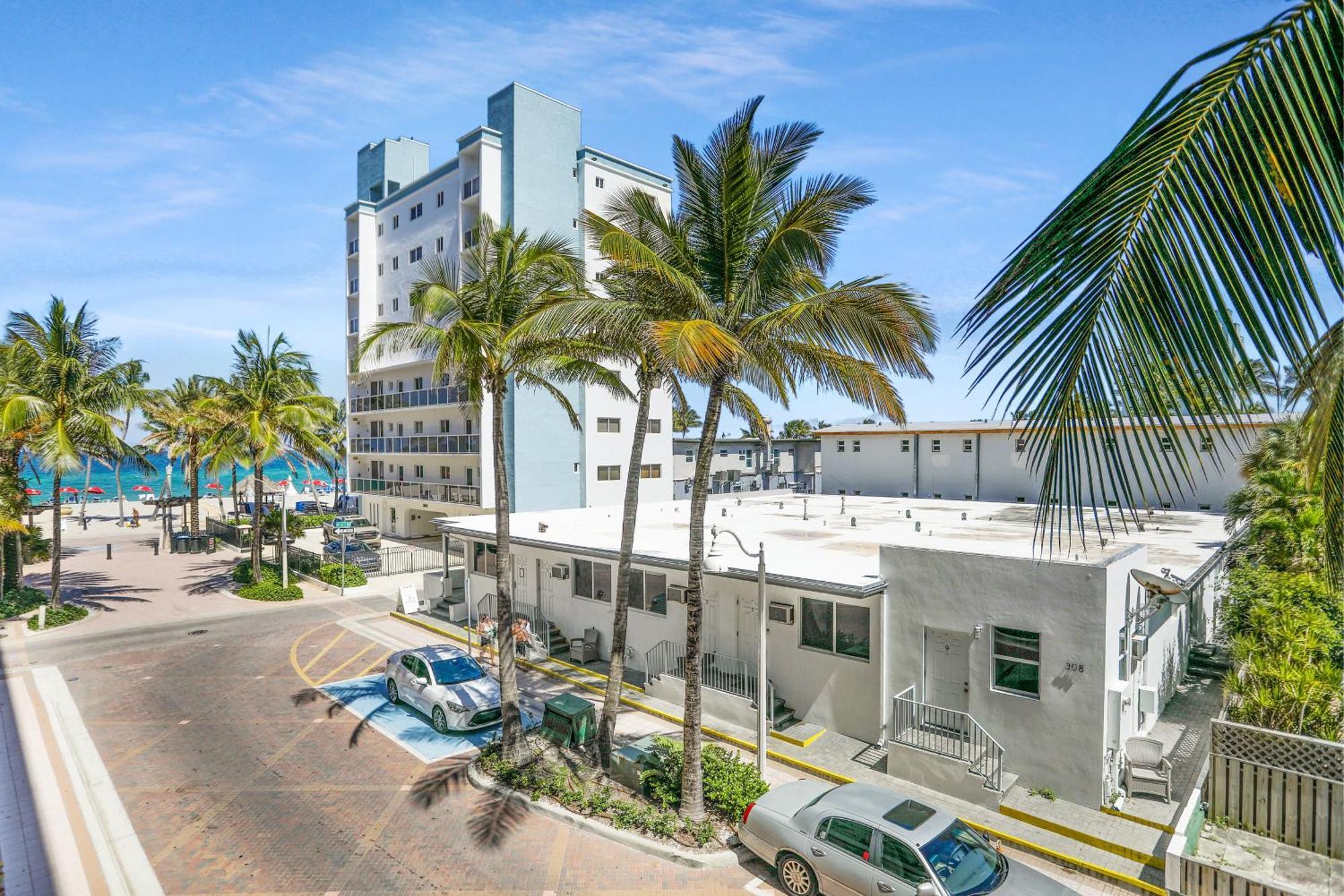 Ch Luxury Condos & Studios On The Beach Голливуд Номер фото