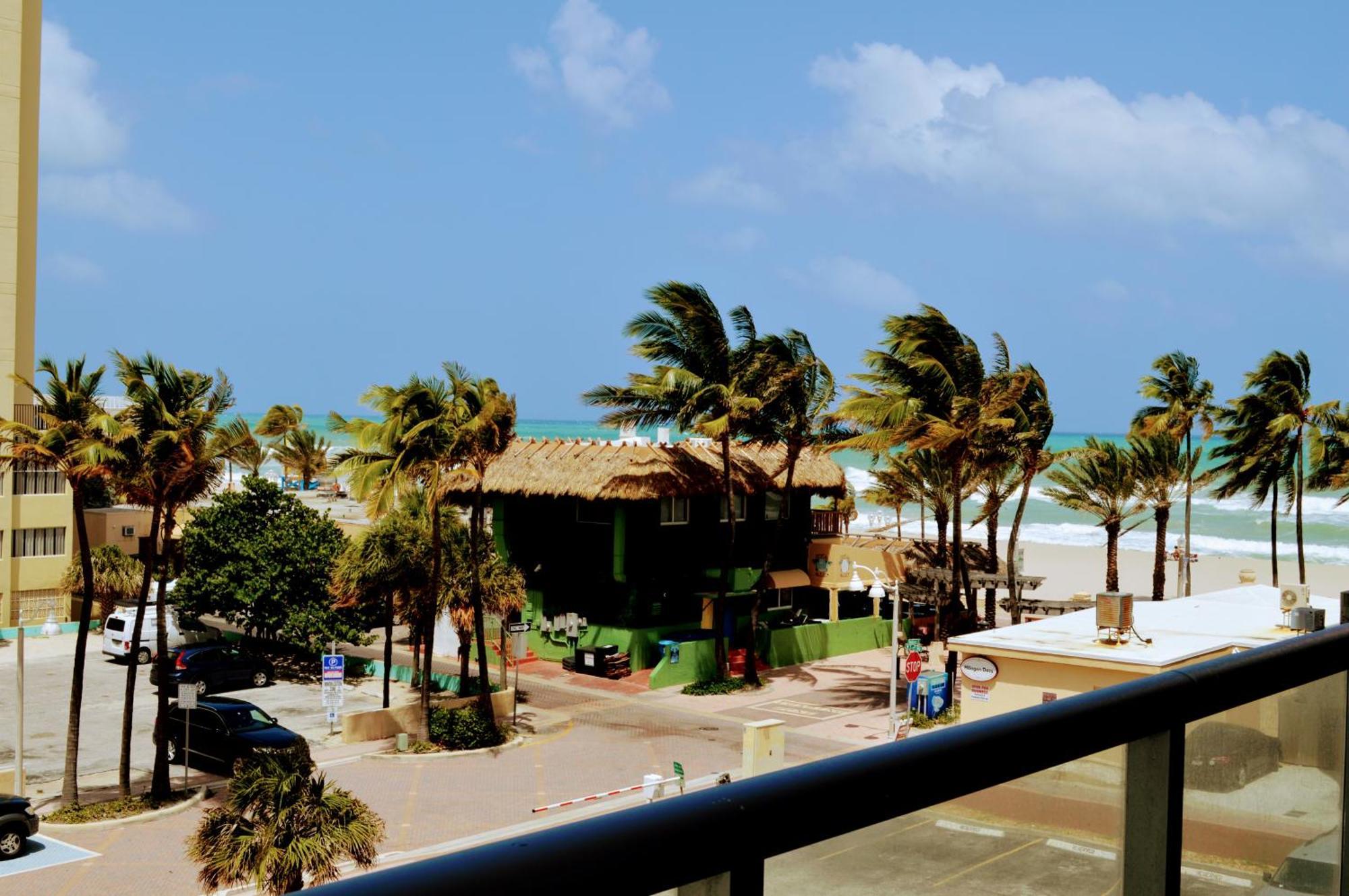 Ch Luxury Condos & Studios On The Beach Голливуд Номер фото